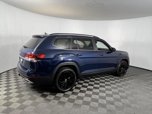 2022 Volkswagen Atlas 3.6L SE w/Technology