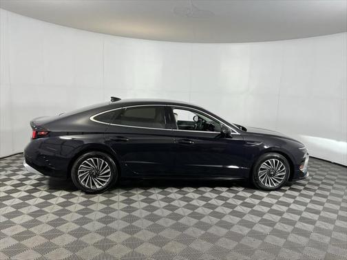2024 Hyundai SONATA Hybrid SE