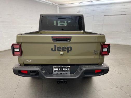 41 2026 Jeep Gladiator Willys 4x4