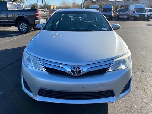 Photo 2 of 35 of 2014 Toyota Camry LE
