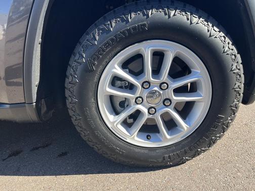 2020 Jeep Grand Cherokee Laredo