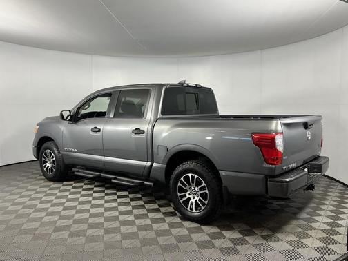 2024 Nissan Titan SV