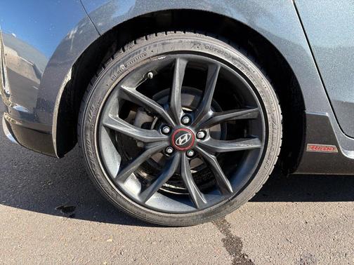 2021 Hyundai Veloster Base