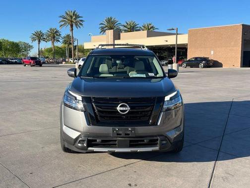 2023 Nissan Pathfinder SL FWD