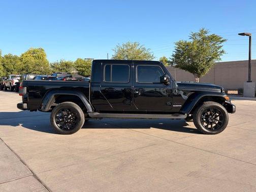 Black Clearcoat 2022 Jeep Gladiator High Altitude 4x4