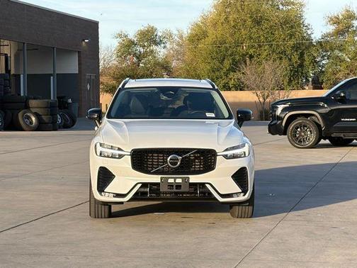 2025 Volvo XC60 B5 Core