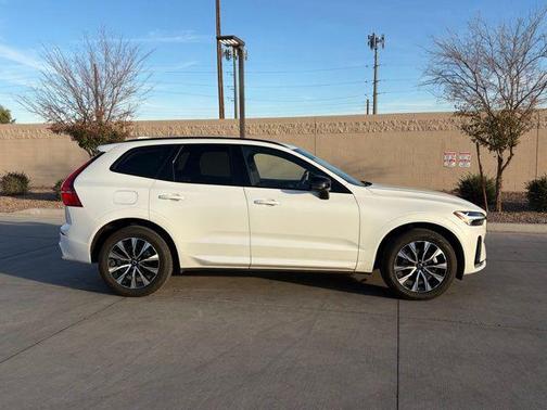 2025 Volvo XC60 B5 Core