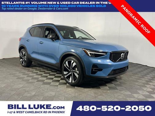 2023 Volvo XC40 B5 Ultimate Dark Theme
