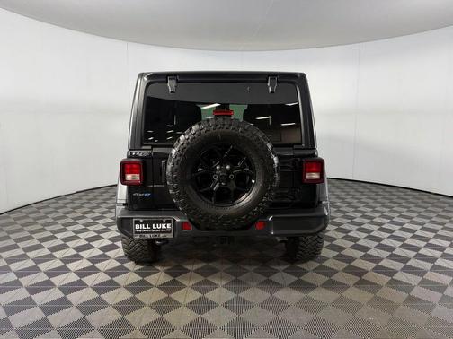 Black Clearcoat 2025 Jeep Wrangler 4xe Willys