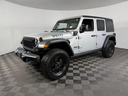 Silver Zynith Clearcoat 2024 Jeep Wrangler 4xe Willys