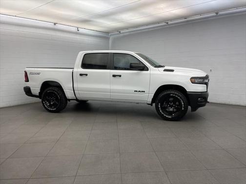 2025 RAM 1500 Warlock Crew Cab 4x4 5'7' Box