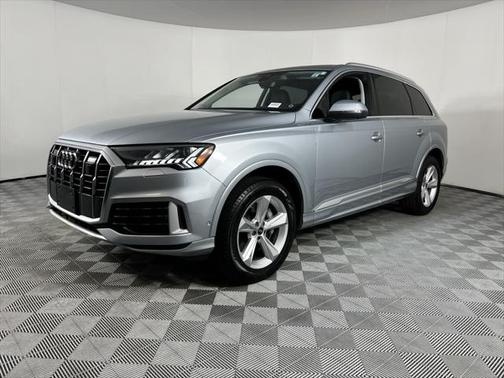 2024 Audi Q7 45 Premium Plus