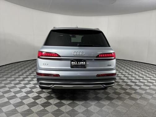 2024 Audi Q7 45 Premium Plus