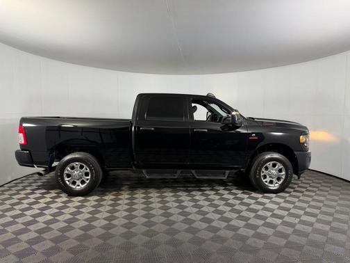 2024 RAM 3500 Tradesman Crew Cab 4x4 6'4' Box