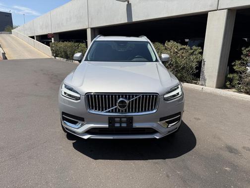 2024 Volvo XC90 B5 Plus Bright Theme