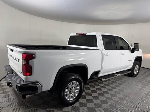 Summit White 2024 Chevrolet Silverado 2500 LT