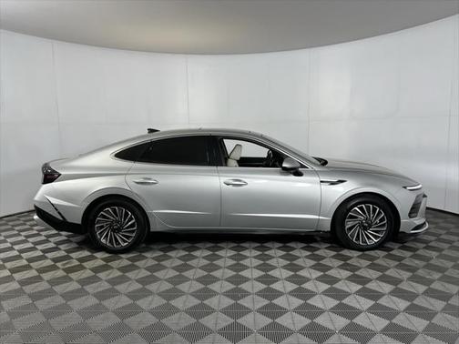 2024 Hyundai SONATA Hybrid Limited