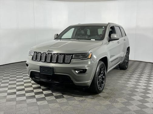 2022 Jeep Grand Cherokee Laredo