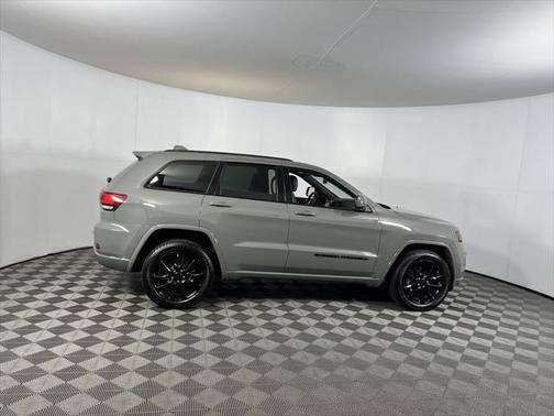 2022 Jeep Grand Cherokee Laredo