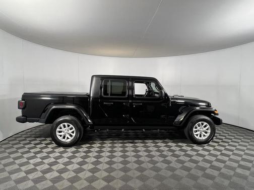 2023 Jeep Gladiator Sport S