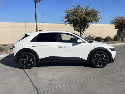 2024 Hyundai IONIQ 5 SEL