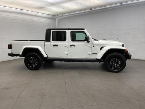 2025 Jeep Gladiator Nighthawk