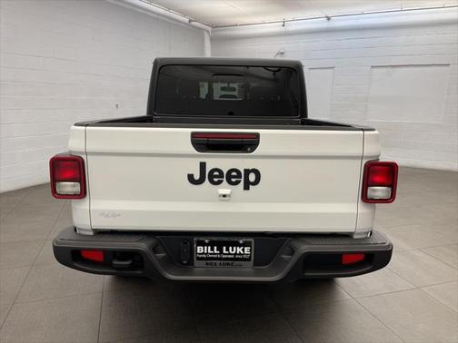 2025 Jeep Gladiator Nighthawk
