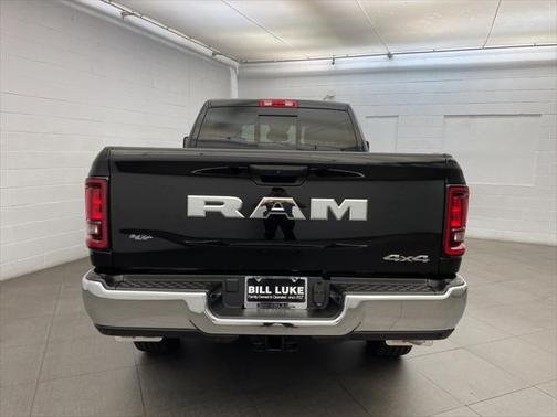 2025 RAM 2500 Tradesman Crew Cab 4x4 6'4' Box