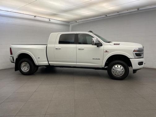 2026 RAM 3500 Limited