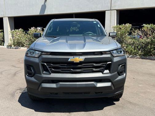 Sterling Gray Metallic 2024 Chevrolet Colorado WT