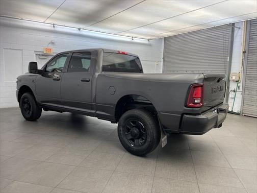 2025 RAM 2500 Tradesman Crew Cab 4x4 6'4' Box
