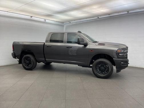2025 RAM 2500 Tradesman Crew Cab 4x4 6'4' Box