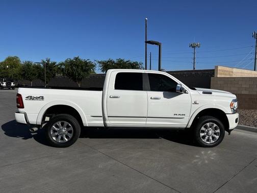 2020 RAM 2500 Limited Crew Cab 4X4 6'4' Box