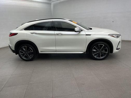 Radiant White 2025 INFINITI QX55 SENSORY
