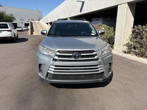2018 Toyota Highlander LE