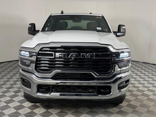 Bright White Clearcoat 2026 RAM 2500 Big Horn Crew Cab 4x4 6'4' Box