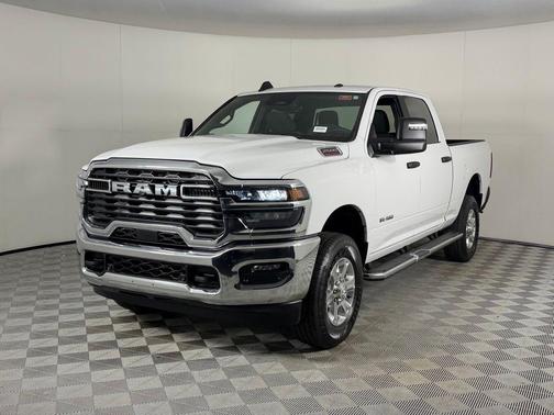 Bright White Clearcoat 2026 RAM 2500 Big Horn Crew Cab 4x4 6'4' Box
