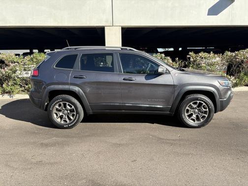 2020 Jeep Cherokee Trailhawk