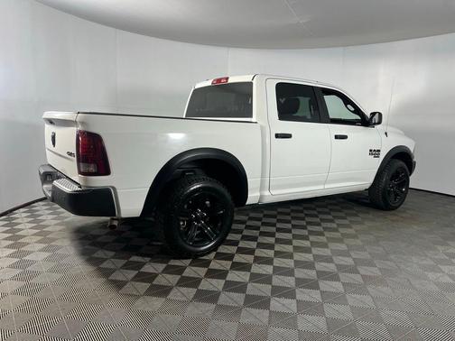 2024 RAM 1500 Classic Warlock Crew Cab 4x4 5'7' Box