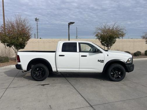 2024 RAM 1500 Classic Warlock Crew Cab 4x4 5'7' Box