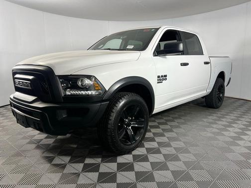 2024 RAM 1500 Classic Warlock Crew Cab 4x4 5'7' Box