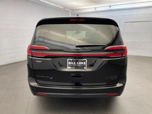 2026 Chrysler Pacifica Limited