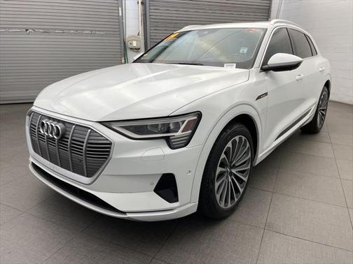 2019 Audi e-tron Premium Plus