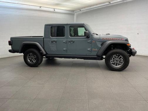 Anvil Clearcoat 2026 Jeep Gladiator Mojave 4x4