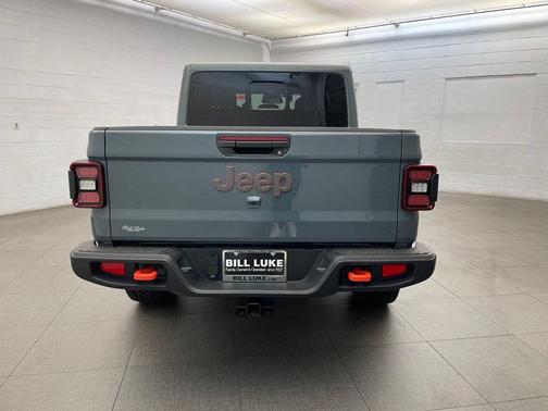 Anvil Clearcoat 2026 Jeep Gladiator Mojave 4x4