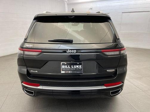 Diamond Black Crystal Pearlcoat 2022 Jeep Grand Cherokee Summit