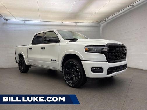Bright White Clearcoat 2026 RAM 1500 Big Horn/Lone Star