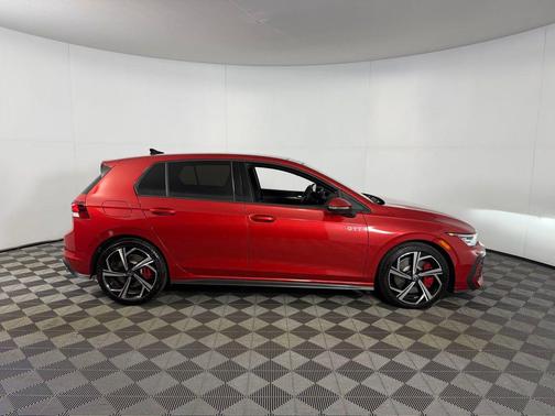 2025 Volkswagen Golf GTI 2.0T SE DSG