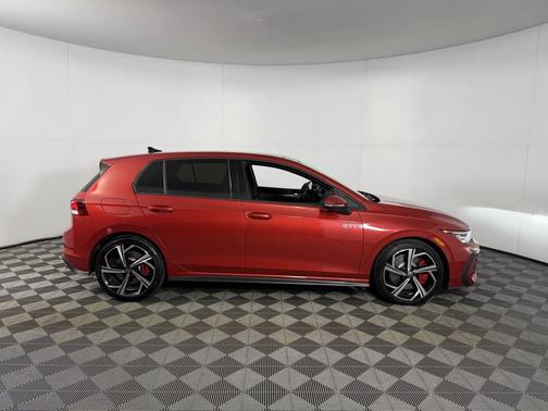 2025 Volkswagen Golf GTI 2.0T SE DSG