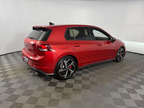 2025 Volkswagen Golf GTI 2.0T SE DSG